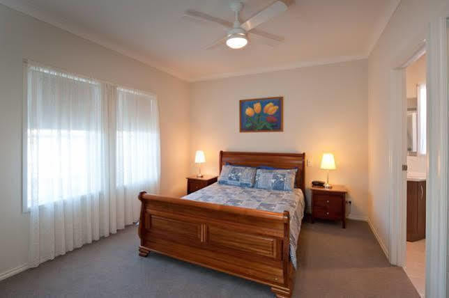 All Seasons Port Elliot Holiday House Экстерьер фото